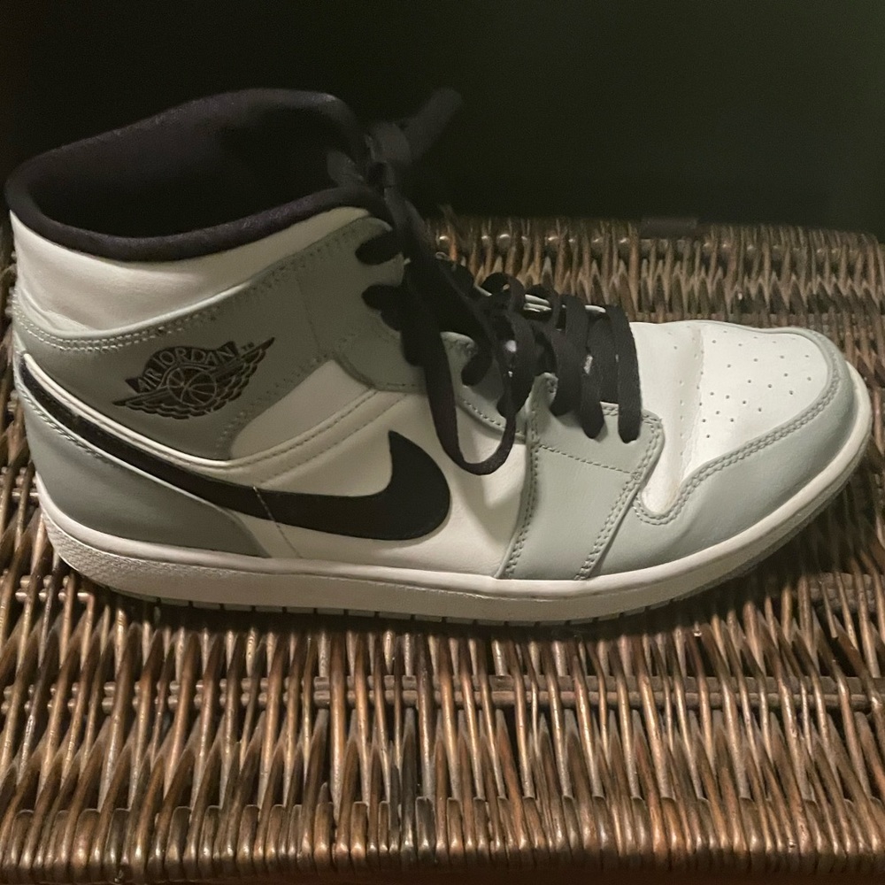 Size 11 - Jordan 1 Mid Gray 2020